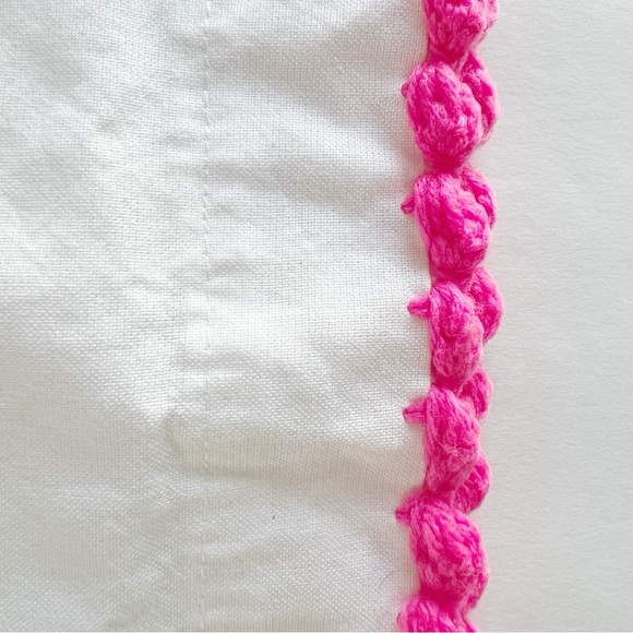 Vintage pillow case sham with hand embroidered roses and pink crocheted trim - 2 - Picture 5 of 6
